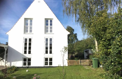 Vanlose Casa | Apartamento en 1er piso en una villa clásican danesa