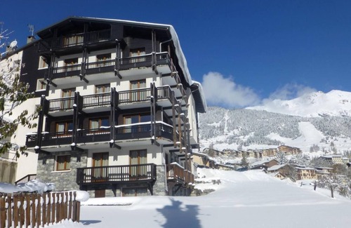 Aussois Apartamento | 10m del centro estación, 1.o piso, balcón, tv, local para esquís, 44m², Aussois