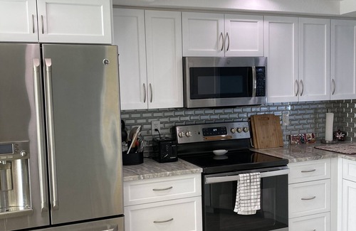 Bonita Springs Condominio | 1st Floor Condo with community pool & 1 dedicated carport space