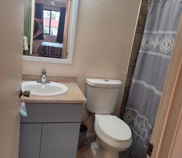 Lake Havasu City Apartamento | 1st Floor Condo in the Desert w/Pool, Spa & BBQ