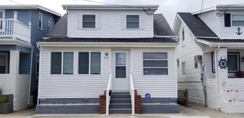 Wildwood Apartamento | 1st floor cottage! One Block to Beach, Convention Center and Wildwood Crest!