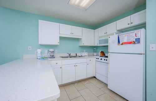 Gulf Shores Condominio | ¡1er piso! Suite de hotel en la playa! Phoenix HOTEL! ¡Cocina llena!