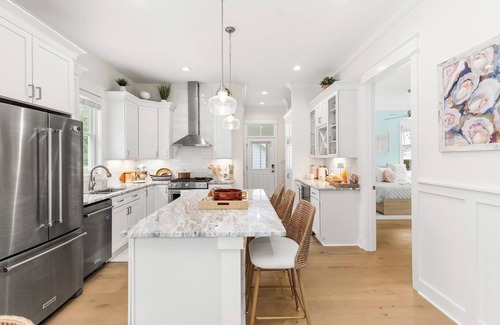 Cape Charles Casa | 1st Floor King Bed-Screened Porch-Family Friendly! Optional Resort & Golf Access
