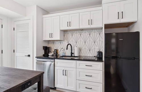 Metrocenter - North Rhodes Park Casa | 1st Flr Nashville Retreat | Top Spots & Downtown!