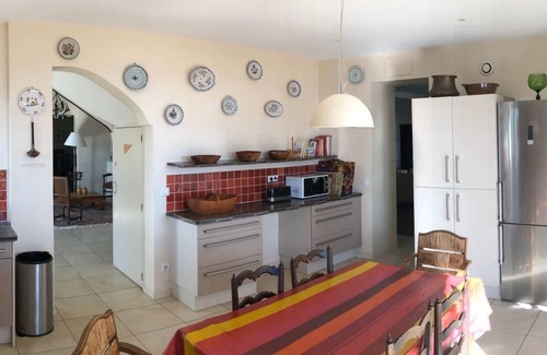 Taussat Casa | 1st Line large family villa, sleeps 22, heated swimming pool