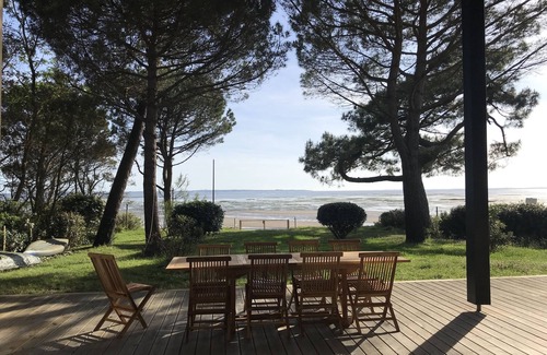 Taussat Casa | 1st Line large family villa, sleeps 22, heated swimming pool
