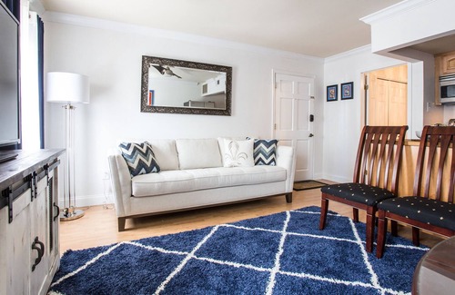Faubourg Delassize Casa | ¡Primera elección para UBICACIÓN! Pasos de St. Charles Ave