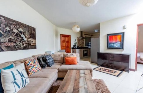 Langata Apartamento | 1x Triza wespoint suits