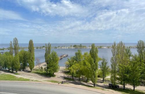 Cherkasy Apartamento | 2-кімнатна квартира з видом на Дніпро