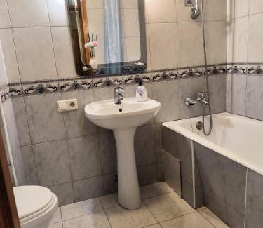 Dnipro Apartamento | 2-к квартира Малиновського 12. Набережна лівого берега.