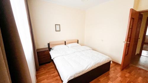 Otegen Batyra Apartamento | 2-к квартира у Цирка, Стадиона и Ботанического сада "Stay Abai"