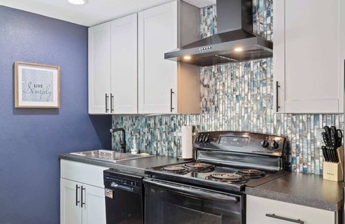 Lakeland Casa | 2/1 Pool & Pet Friendly Spanish Cottage