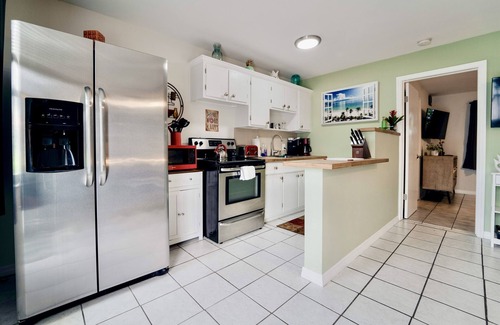 Poinsettia Heights Apartamento | #2: 1BR with Beach Gear and Strong Wifi
