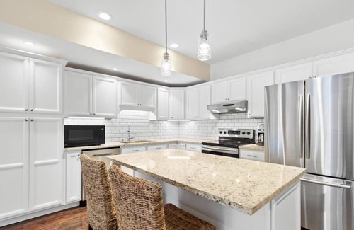 Culpeper Apartamento | 2/2 bath large private apartment , eat in kitchen living room, gym & laundry