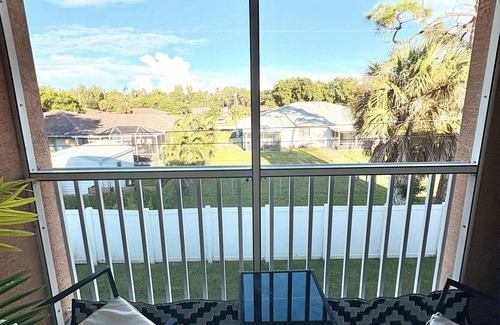 Fort Myers Apartamento | 2/2 Condo Modern Upgrades Prime Cape Coral Location
