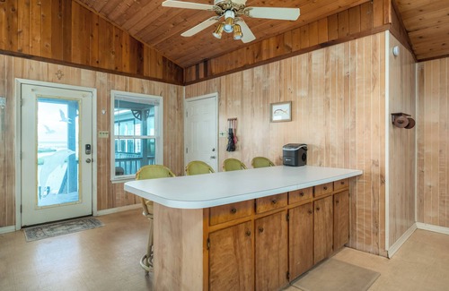 Dauphin Island Casa | 2/2 Pet-friendly Bayside Retreat - Happy Lee Ever After