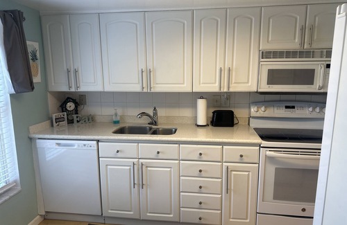 Anona Condominio | 2/2 water front community Clearwater area
