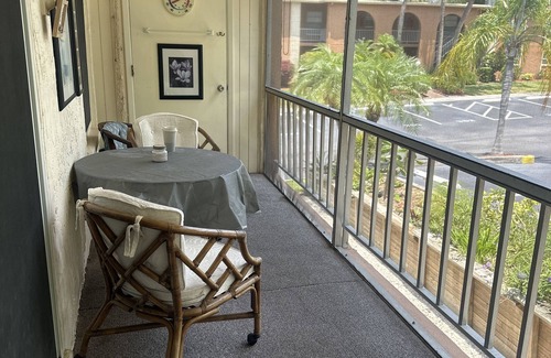 Anona Condominio | 2/2 water front community Clearwater area