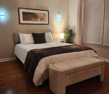 Snellville Casa | 2,298Sqft-King Bed-BBQ-Gbps-W/D