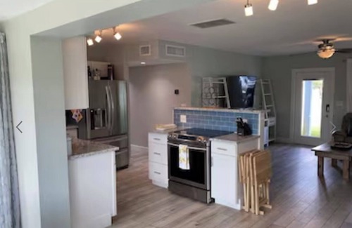 Stuart Casa | 2/2Cute & spotless Paddle, Kayak, Bike, hike,