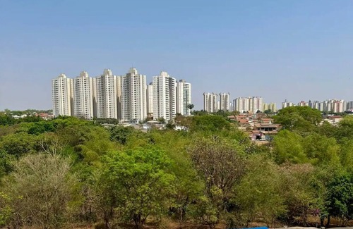 Goiania Apartamento | 2/4 apartment, facing Macambiras Park with fantastic sunset.