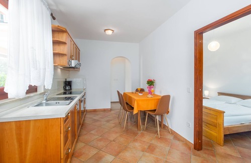 Cervar Apartamento | 2-4 persons, pool, only 200m from the beach, parking, quiet area.