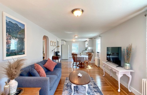 Newport East Apartamento | ~2.5mi to Beaches & Downtown Newport - Private Apartment