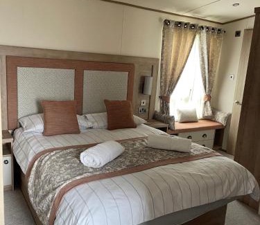 Andover Casa | 2-6 guests Holiday Home in Durdle Door