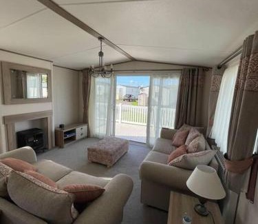 Andover Casa | 2-6 guests Holiday Home in Durdle Door