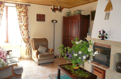 Castelnau-de-Mandailles Casa | 2/8-PERSON GITE IN THE AUBRAC REGIONAL NATURE PARK