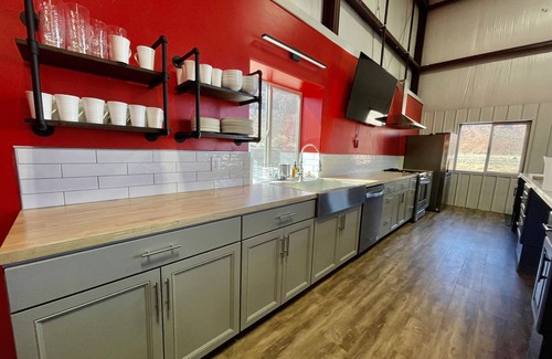 Moab South Valley Casa | 2 acre Gated Parking Lot, sleeps 16-25! hot tub, fire pit, games & entertainment