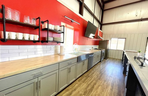 Moab South Valley Casa | 2 acre Gated Parking Lot, sleeps 16-25! hot tub, fire pit, games & entertainment