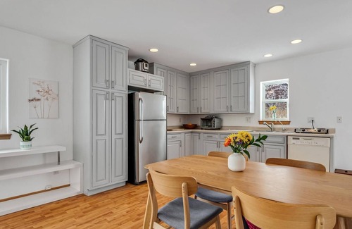 Basalt Casa | 2 Acre Remodel WalkTo Willits