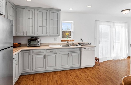 Basalt Casa | 2 Acre Remodel WalkTo Willits