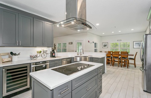 Gulf Breeze Casa | 2 Acre Retreat |Gulf Views |2 King Suites |Pet friendly |5BR Gulf Breeze Retreat |Near Navarre Beach