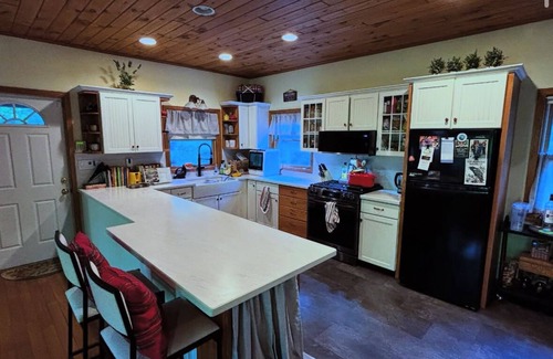 Mount Marion Casa | 2+ Acres Creekside Cottage Hudson Valley Retreat Woodstock–Kingston, NY Sleeps 7