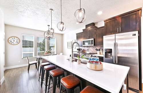 Meridian Casa | 2 Adjacent Modern Homes Great Central Location