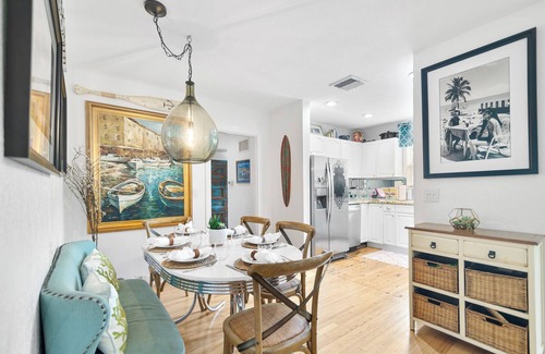 South Palm Park Neighborhood Association Casa | 2 Amazing Beaches in 1 mile Palm Oasis 4|4 w/POOL & Covered Outdoor Entertaining