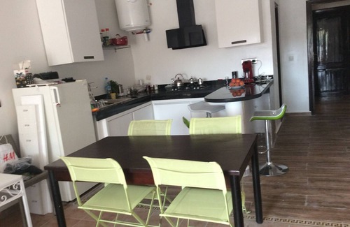 Swiss City Apartamento | 2 apartamentos en una residencia segura y bien ubicada, a 200 metros de la playa