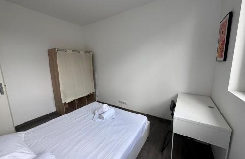 Aubiere Apartamento | 2 appartements réunis 6 chambres parking 16 pers