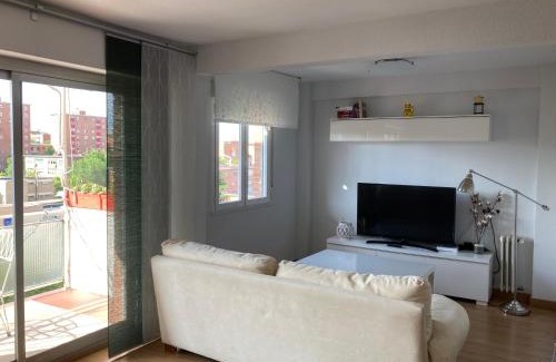 Marroquina Apartamento | 2 baños! Piso grande 100 m2 y Garaje gratis