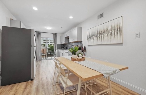 Vickery Meadow Apartamento | 2-BD/2-BA Apartment w Pool & Patio (30+ days)