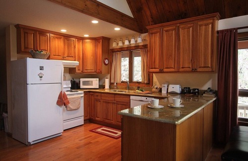 Maggie Valley Cabina | 2 Bd 2 Ba Cabin Aislado cerca de la ciudad Rushing Creek Apto para discapacitados Bañera de hidromasaje