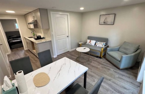 Thomaston Casa | 2 Bd 2 Ba Unit laundry &kitchen