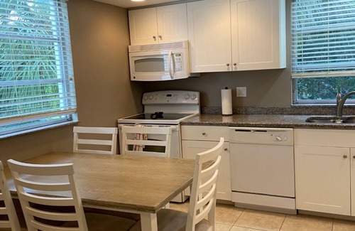 Longboat Key Condominio | 2 Bd/2 Bath Condo on Sarasota Bay Across from Gulf of Mexico 3-6 month rental