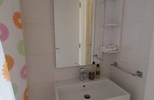 Kfardebian Apartamento | 2 BD Chalet in Redrock with patio and garden