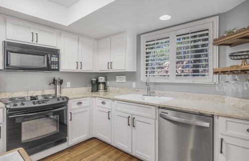 Miramar Beach Cabaña | 2 Bd Cottage, Lake Views at Sandestin, Golf Cart