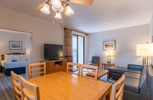 Baristo Complejo | 2 Bd Suite