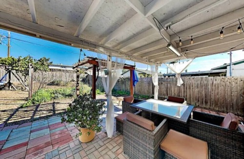 Bay Ho Casa | 2 Bdr Hidden gem w/backyard + AC