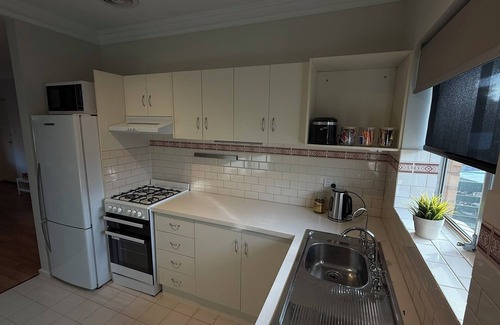 Walkerville Apartamento | 2 Bdrm Apartment - Spacious, ducted heating & cooling, centerally located!